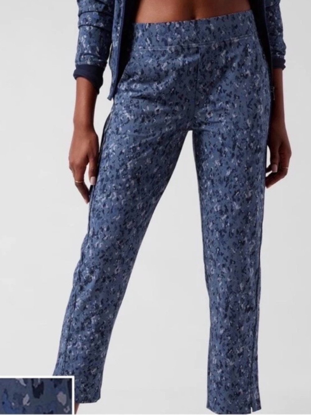 Athleta Brooklyn Ankle Pants Blue Camo Print Travel 10P Petite Zip Pockets